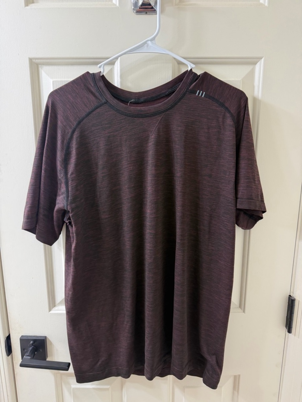lululemon athletica Men's Short Sleeve Tee - Maroon Heather